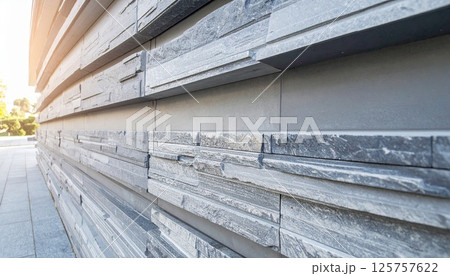 《AI画像》灰色タイルの外壁 125757622