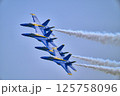 編隊飛行しているブルーエンジェルス 125758096