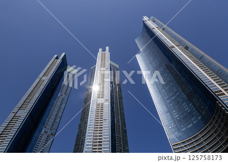 high rise building 125758173