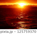 燃える夕日と海の輝き / Fiery Sunset over the Sea 125759370
