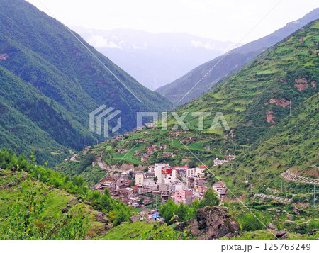 中国 四川省 四姑娘山の登山口 日隆鎮 中国 四川省 四姑娘山の登山口 日隆鎮 125763249