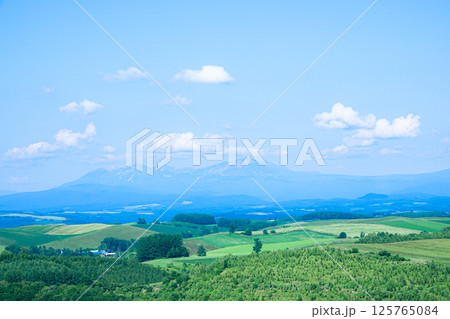 爽やかな夏の北海道の風景 爽やかな夏の北海道の風景 125765084