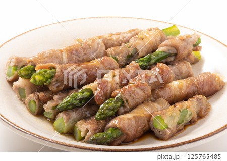 アスパラガス肉巻き アスパラガス肉巻き 125765485
