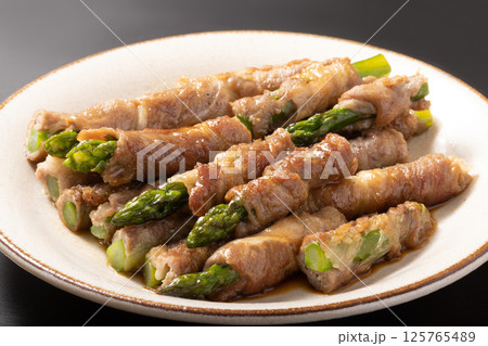 アスパラガス肉巻き 125765489