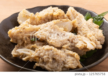 魚肉付き やげん軟骨揚げ 魚肉付き やげん軟骨揚げ 125765758