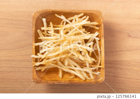 細切り　焼ききす　（魚介乾製品） 125766141