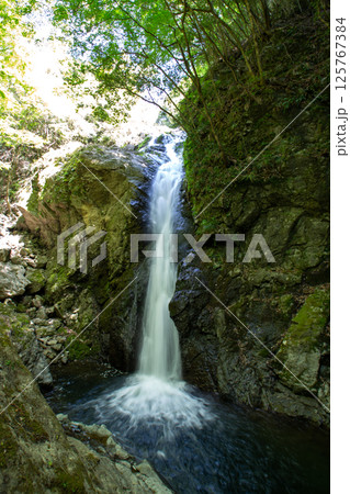 百間滝（ひゃっけんだき）愛知県新城市 125767384