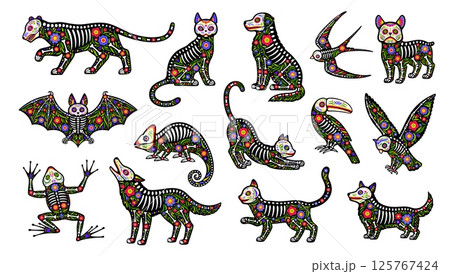 Animal skeleton tattoo of Mexican day of the dead sugar skull cat, owl, bat, frog and wolf. Dog, chameleon, bird, toucan and parrot. Vector Dia de los muertos creatures with floral patterns and bones 125767424