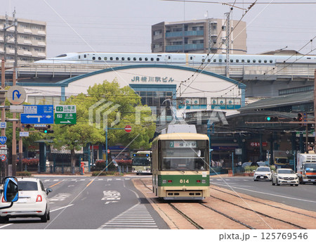 横川駅付近の広島電鉄と山陽新幹線 125769546