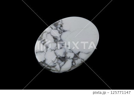 ハウライト 自然が描く模様 125771147