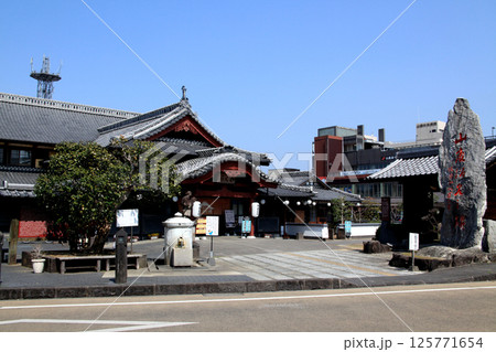 熊本県山鹿市　豊前街道の風情あるレトロな町並み 125771654