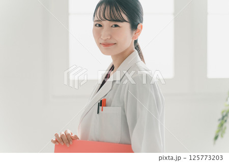 女性医師 女性医師 125773203
