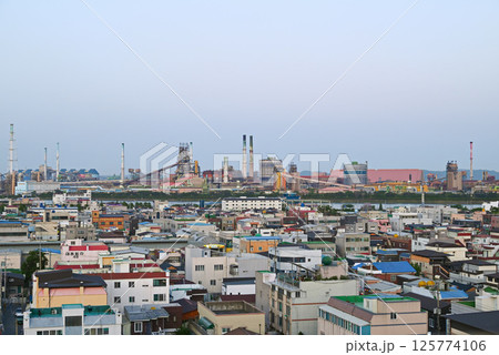 【韓国/浦項市】ポハン市の町並みと工業地帯 125774106