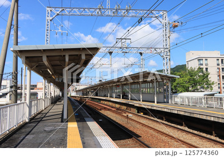 阪急神戸線　芦屋川駅のホーム 125774360
