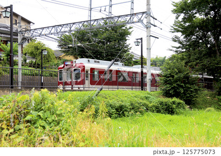 近鉄 飛鳥駅近くを走る普通吉野行き電車 近鉄 飛鳥駅近くを走る普通吉野行き電車 125775073