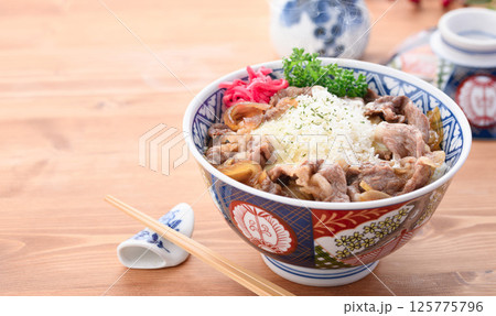 チーズ牛丼 125775796