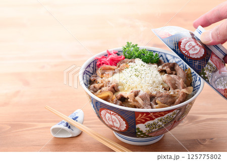 チーズ牛丼 125775802