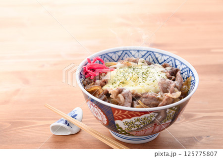 チーズ牛丼 チーズ牛丼 125775807