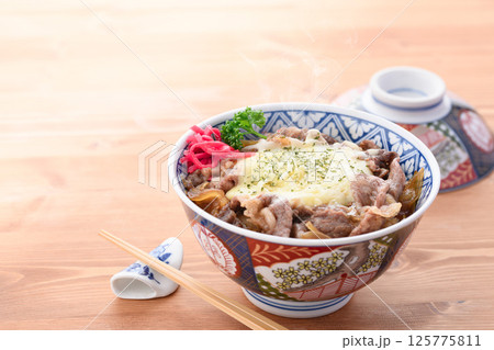 チーズ牛丼 125775811