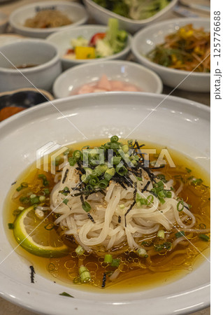美味しそうな韓国料理 ソウル  125776688