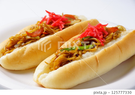 焼きそばパン 125777330