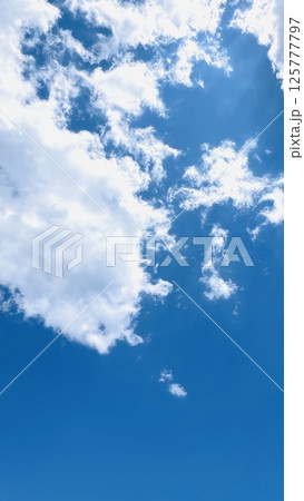 青空と白い雲 青空と白い雲 125777797