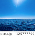 青い海と空と太陽 125777799