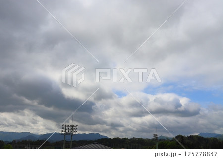 曇り空 125778837