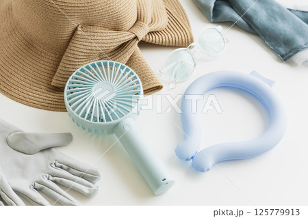 熱中症対策グッズ 125779913