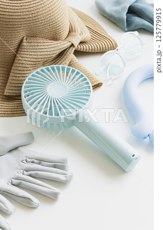 熱中症対策グッズ　ハンディファン 125779915