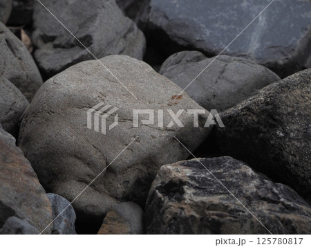 岩と石の重なる風景『和風イメージ』(京都) 125780817