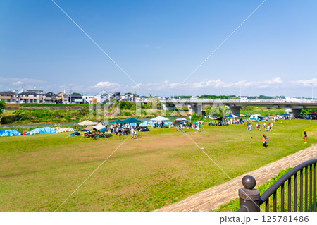 近場レジャー　ゴールデンウイーク 125781486