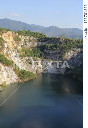 チョンブリ、グランドキャニオンの断崖絶壁と湖（タイ王国）タイ観光庁も紹介する観光地 125781826