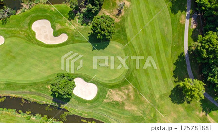 ゴルフコースのイメージ 背景素材 16:9サイズ AI生成素材 ゴルフコースのイメージ 背景素材 16:9サイズ AI生成素材 125781881