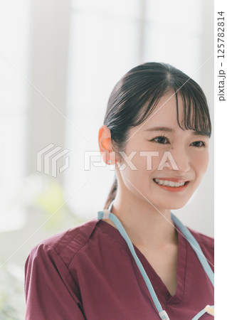 看護師ピアスok 125782814