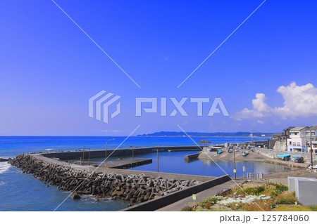 千葉県南房総市和田漁の青い海 千葉県南房総市和田漁の青い海 125784060