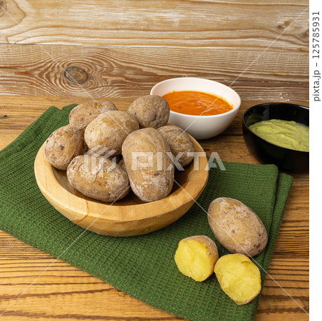 Red mojo rojo and green mojo verde sauces, traditional Tenerife dips, mojo picon dressing 125785931