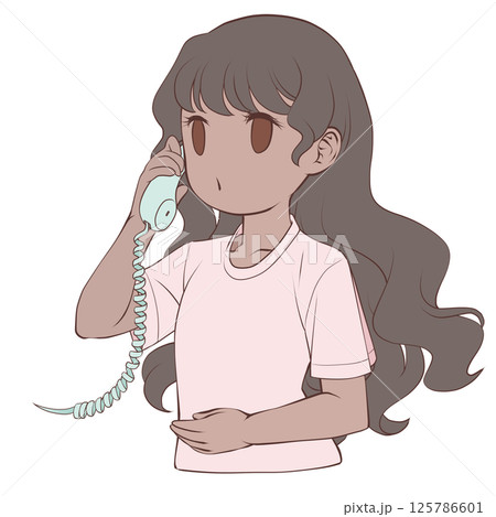 受話器を持って話す褐色肌の若い女性・呼び出し中 125786601