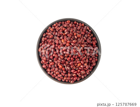 Red adzuki beans isolated, raw azuki bean pile, Vigna angularis legume seeds, dry red mung bean Red adzuki beans isolated, raw azuki bean pile, Vigna angularis legume seeds, dry red mung bean 125787669