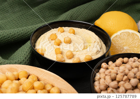 Hummus in bowl, houmous dip, chickpea humus tahini sauce, middle eastern spread 125787789