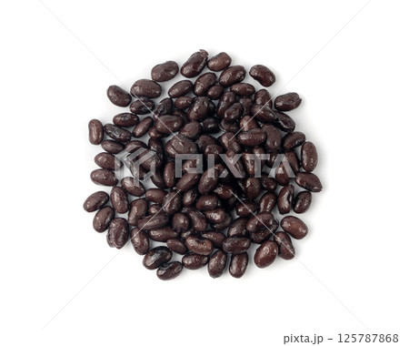 Black beans, cooked bean piles, baked legume, canned dark beans, rajma, Phaseolus vulgaris 125787868