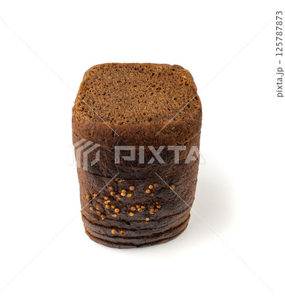 Black rye bread isolated, dark brown sliced loaf, sourdough borodinsky rugbrod square slices Black rye bread isolated, dark brown sliced loaf, sourdough borodinsky rugbrod square slices 125787873