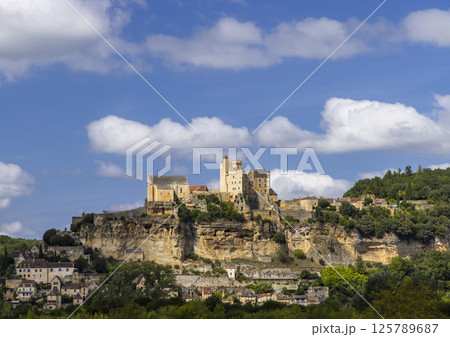 Chateau de Beynac castle, Beynac-et-Cazenac, Dordogne departement, France Chateau de Beynac castle, Beynac-et-Cazenac, Dordogne departement, France 125789687