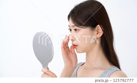 肌トラブル　スキンケア 125792777