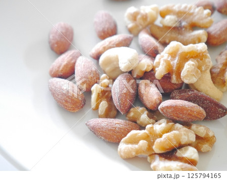 ミックスナッツ　ヘルシー 125794165