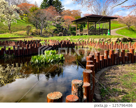春の小樽にある手宮公園 125796486