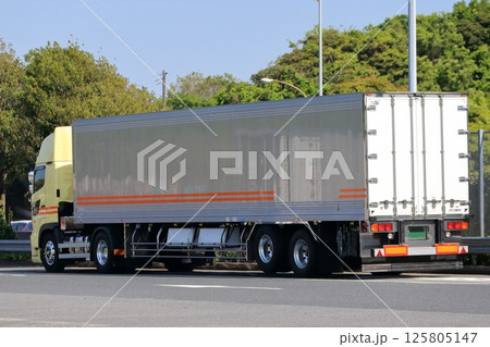 物流トラック 125805147