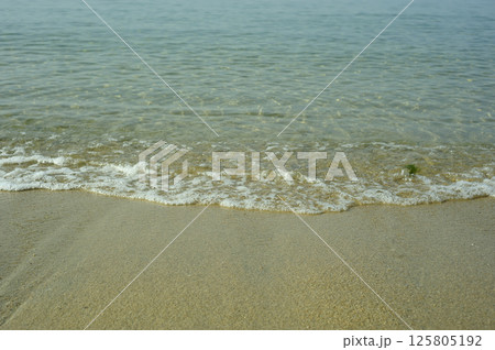 旅先で見た海 125805192