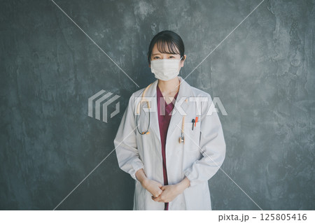 女性医師 女性医師 125805416