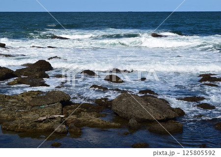 庄内浜の荒波 日本海 庄内浜の荒波 日本海 125805592